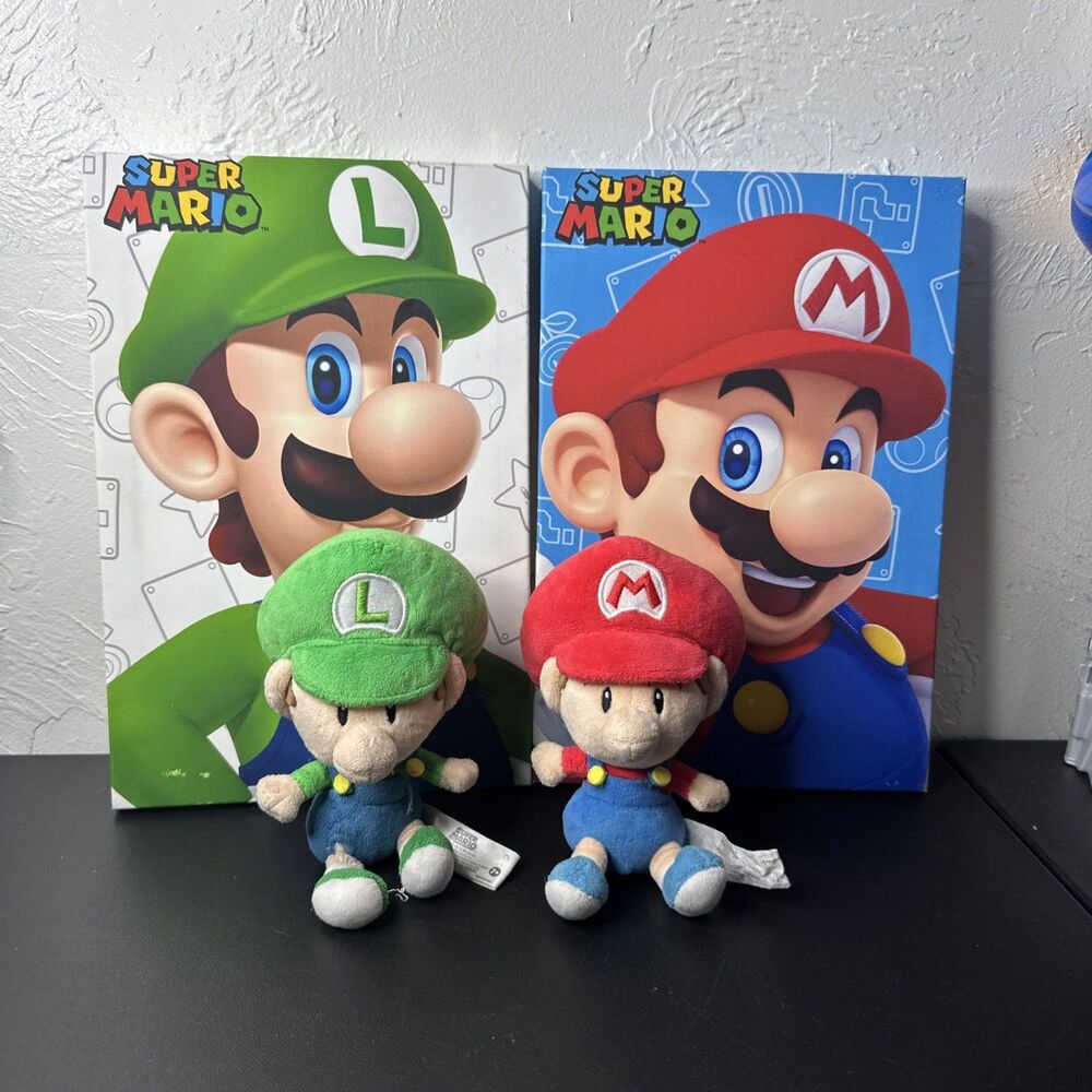 Nintendo Luigi And Mario Super Mario Canvas W/ Small Plushies.